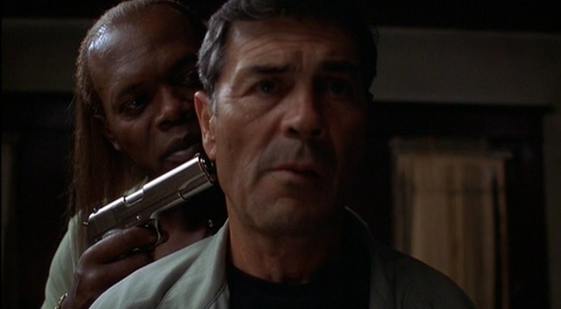 СХП бойового пістолета Кузей 911 SX chrome у фільмі з Семюелем Л. Джексоном