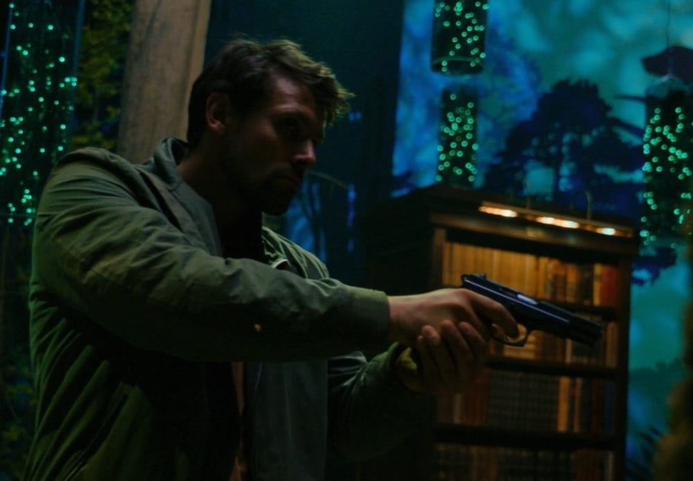 Фото пістолета CZ 75-B на зйомках кіно