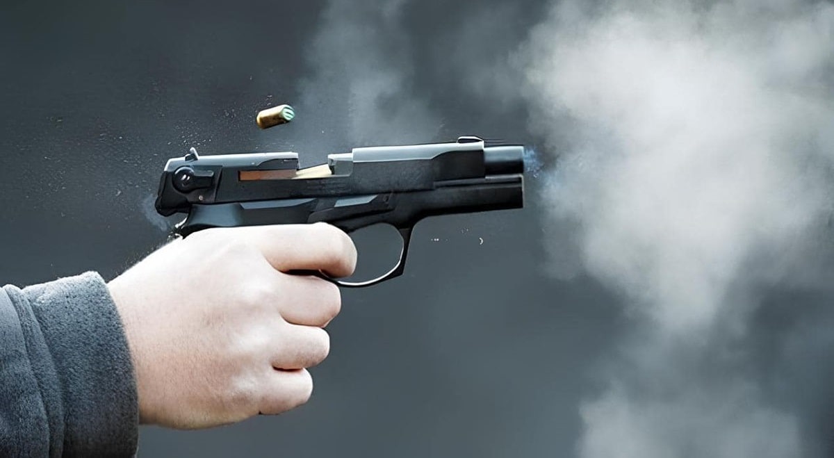 Постріл зі стартового пістолета сигнальним патроном 9мм